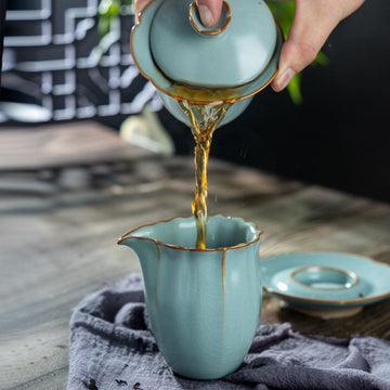川瀬忍 青磁鎬湯碗 湯呑 共箱 人间国宝，中国汝瓷，汝窑，茶具，茶器 川瀬忍 青磁鎬湯碗 湯呑 共箱 人间国宝，中国汝瓷，汝窑，茶具